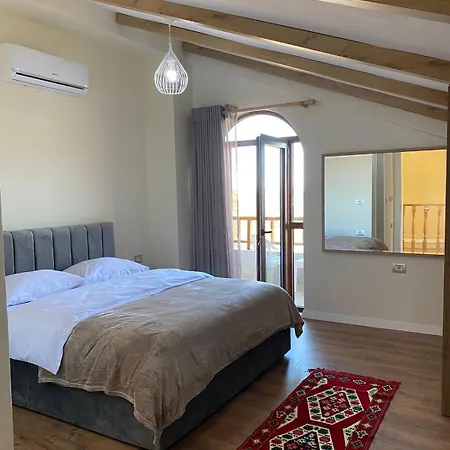 Bujtina Cupa 招待所 3*