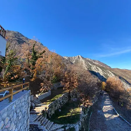 Bujtina çupa 3* Klos